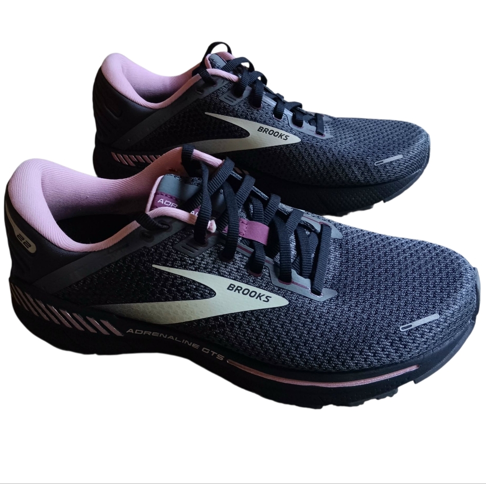 Brooks Women's Athletic Shoes - Black and Pink